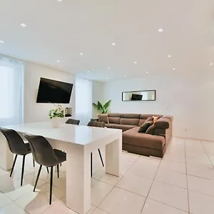 grand-appartement-le-port-a-c.fr-provencehotel.com/